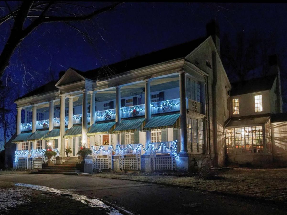 Montrose Inn Belleville Exterior foto